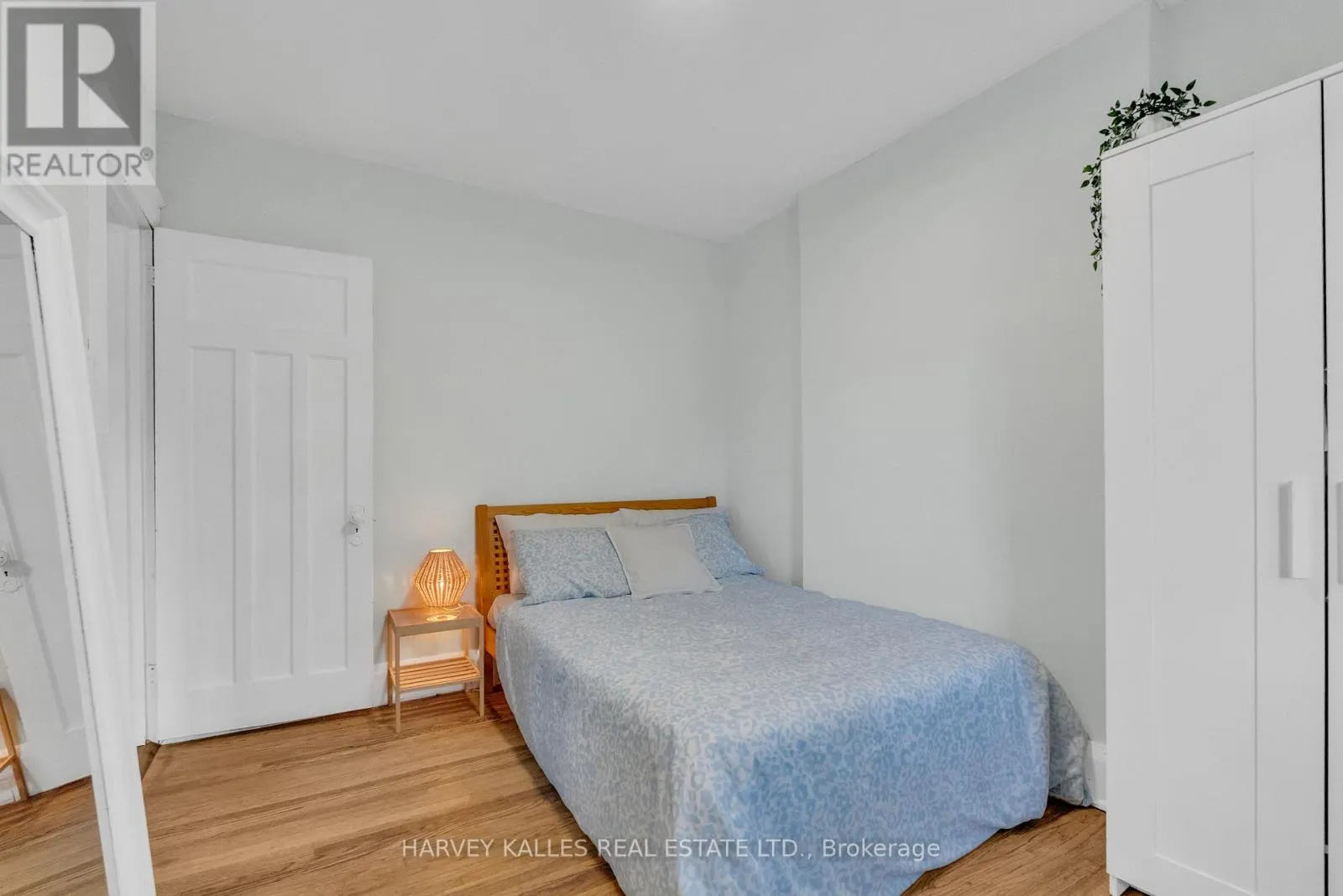 89 LAWRENCE AVENUE W