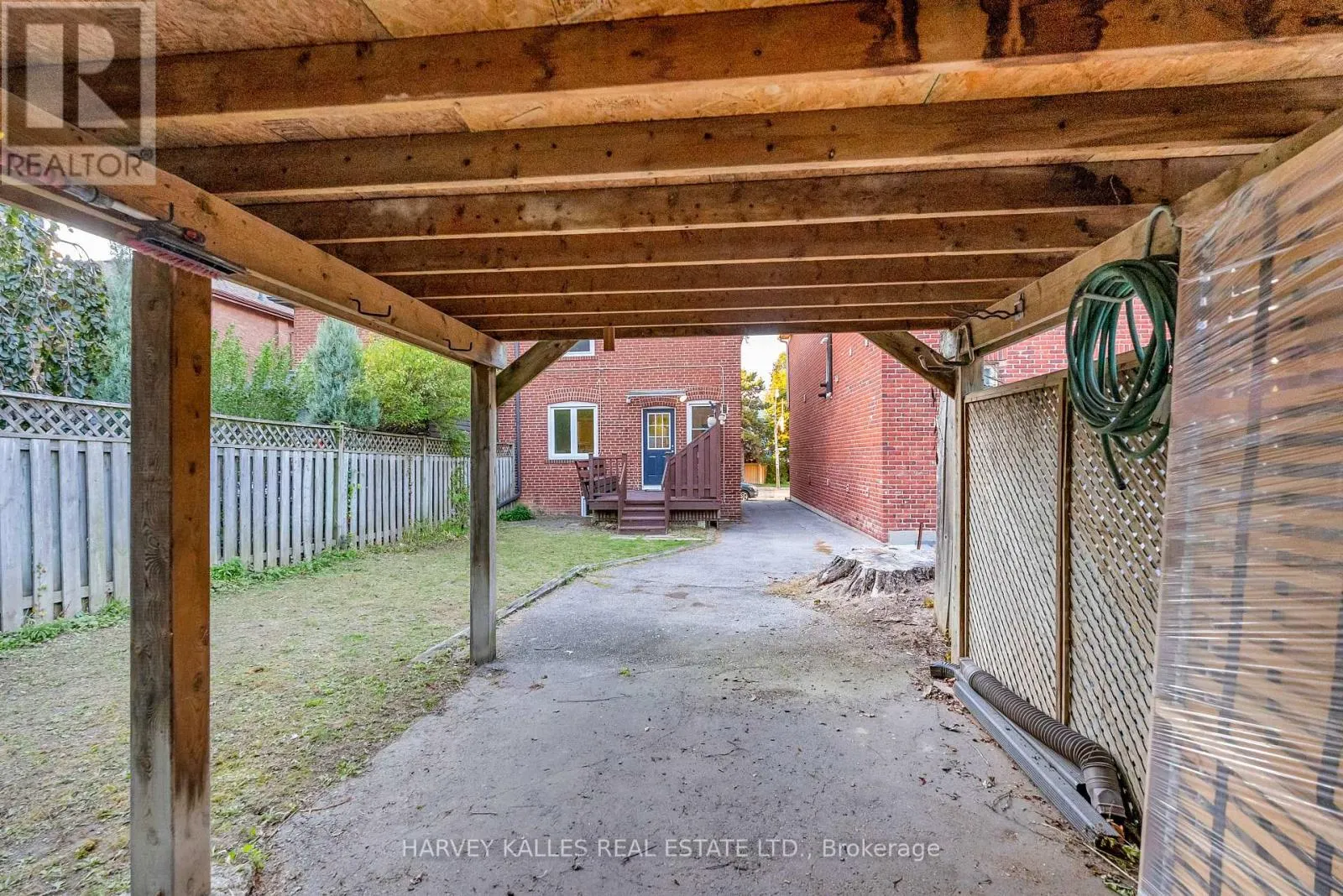 89 LAWRENCE AVENUE W