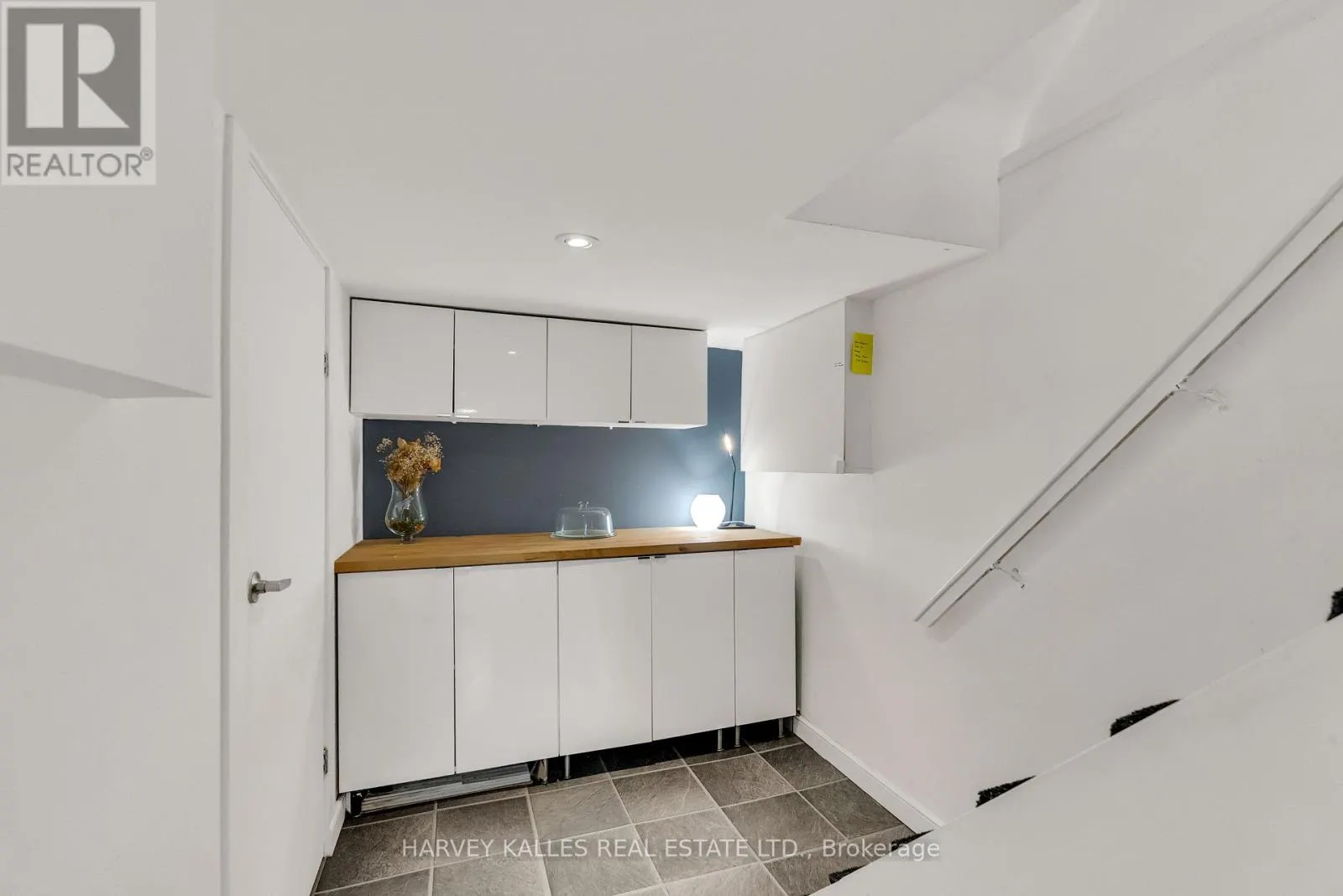 89 LAWRENCE AVENUE W