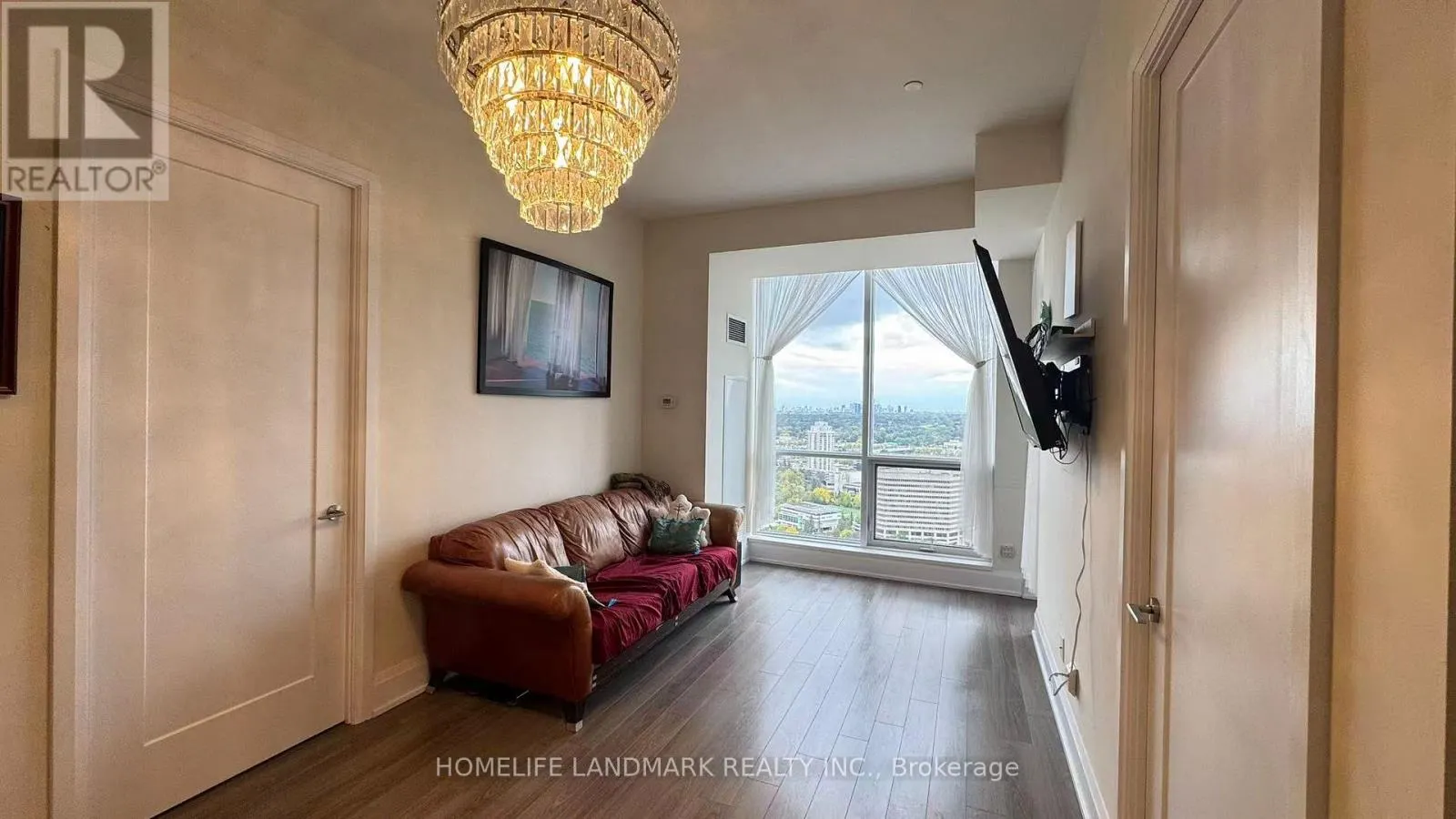 PH11 - 18 GRAYDON HALL DRIVE