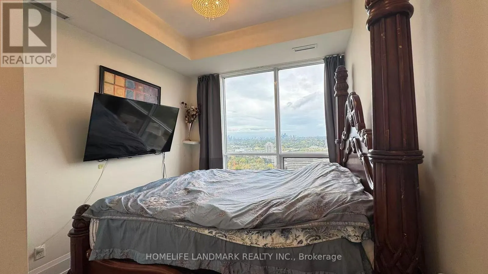 PH11 - 18 GRAYDON HALL DRIVE