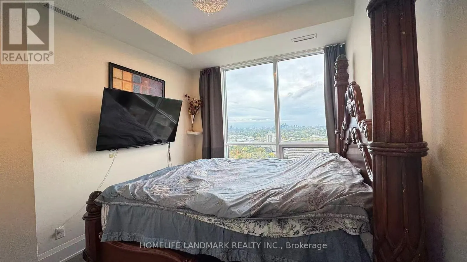 PH11 - 18 GRAYDON HALL DRIVE