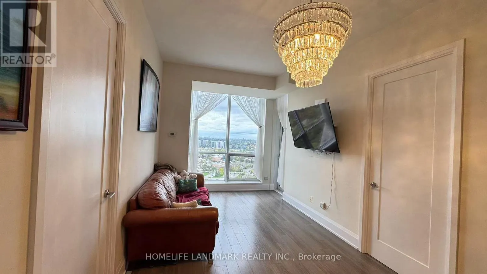 PH11 - 18 GRAYDON HALL DRIVE