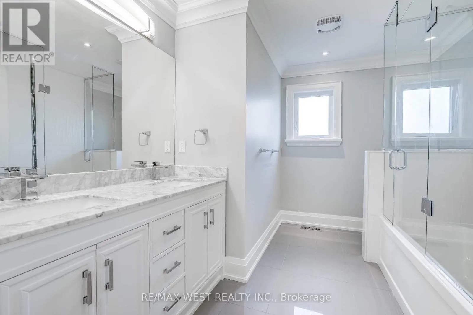 352B LAWRENCE AVENUE W