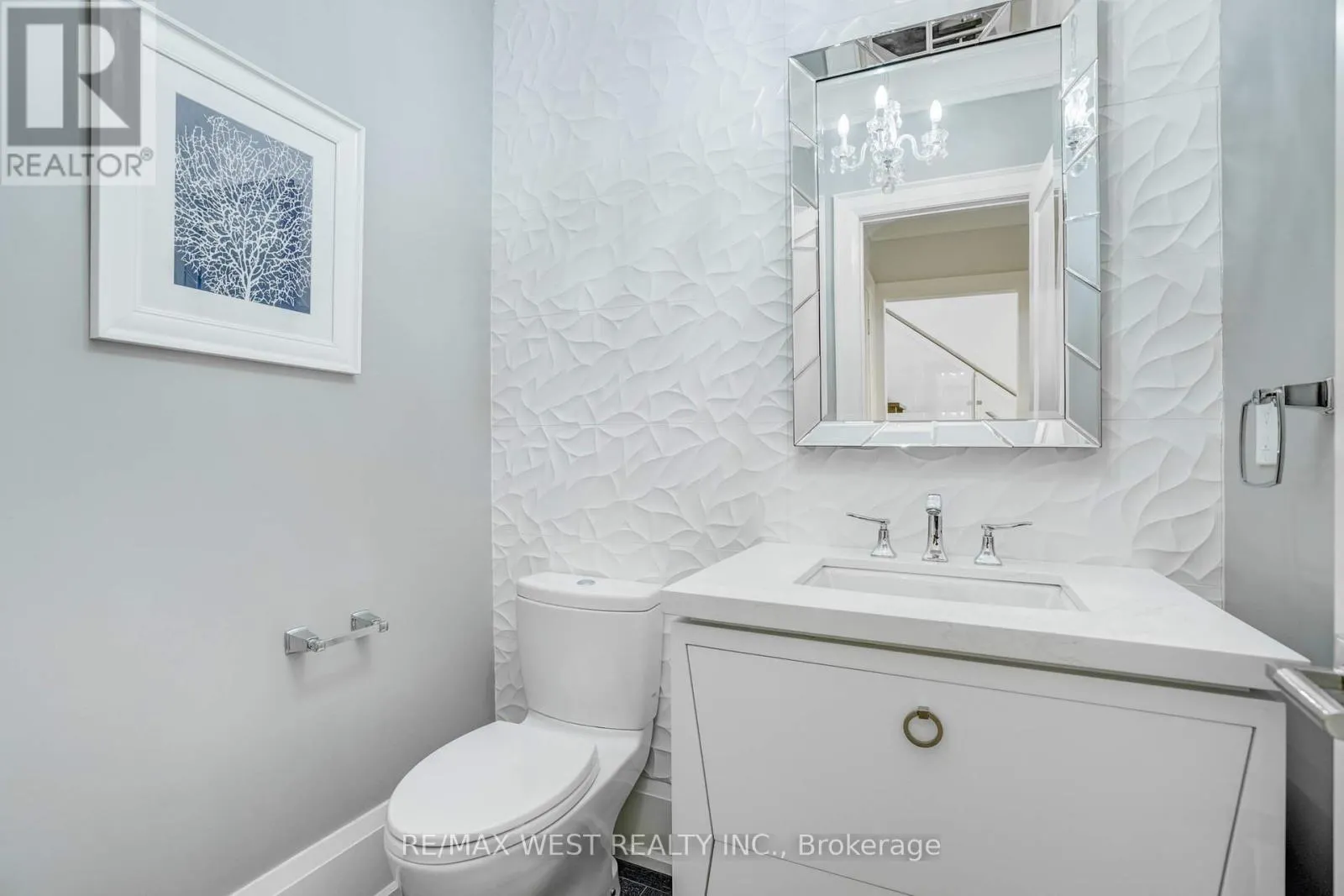 352B LAWRENCE AVENUE W