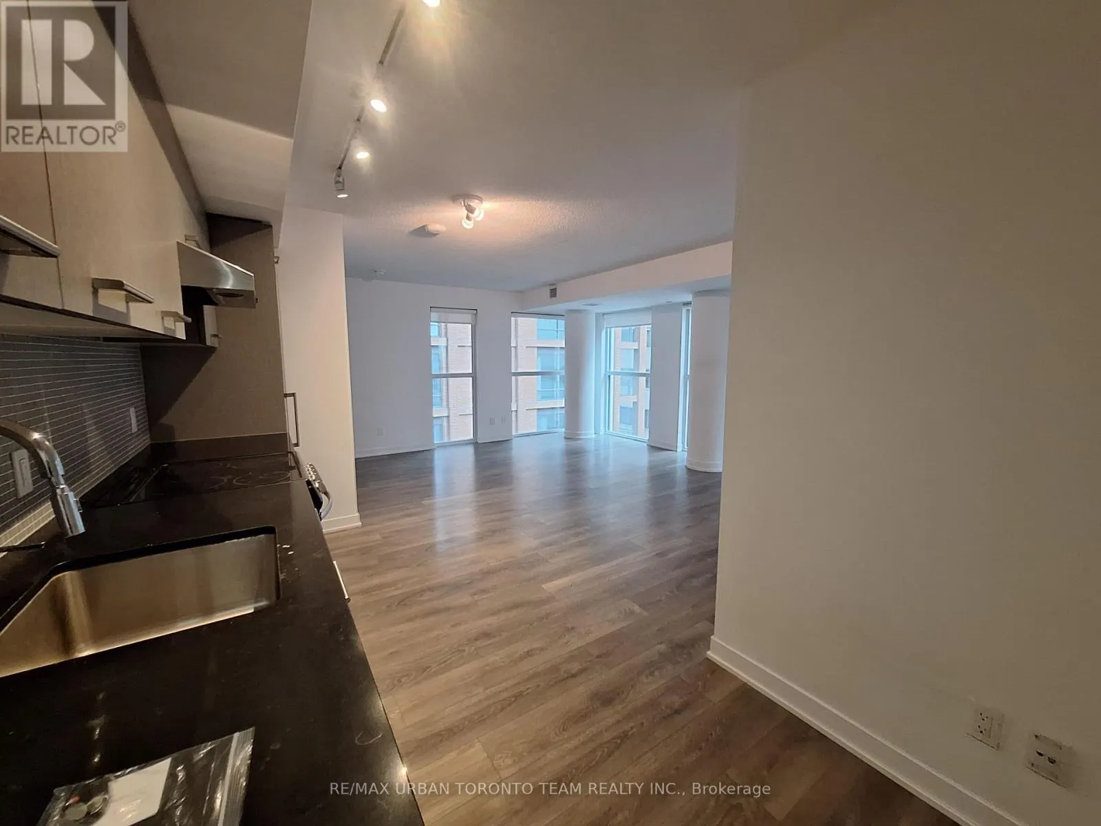 817 - 87 PETER STREET