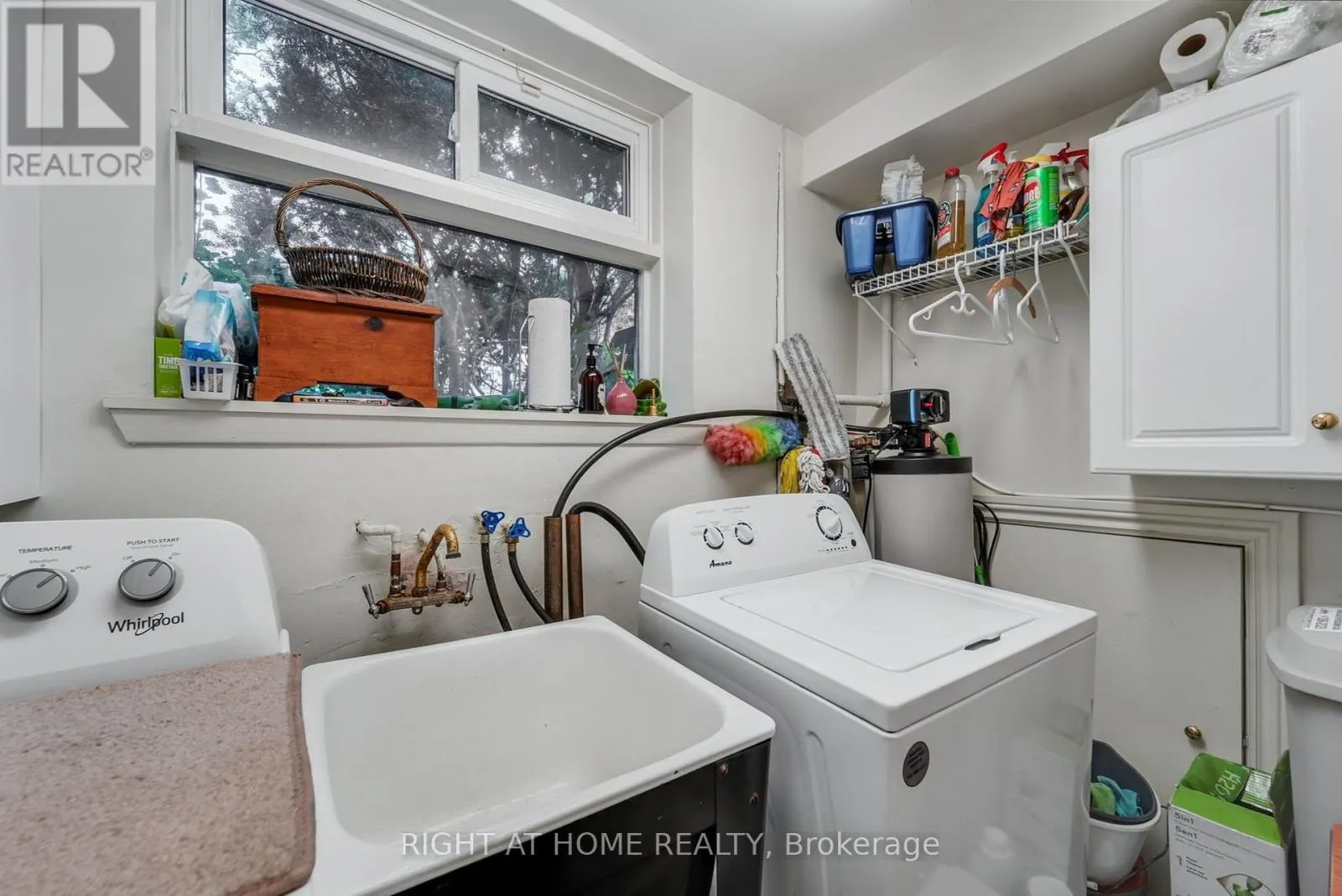 25 CLARENDON AVENUE