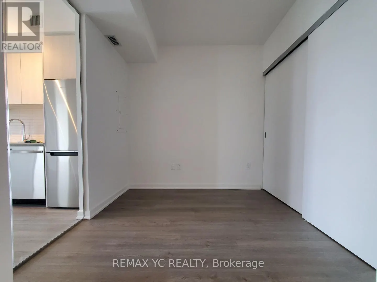 810 - 50 POWER STREET