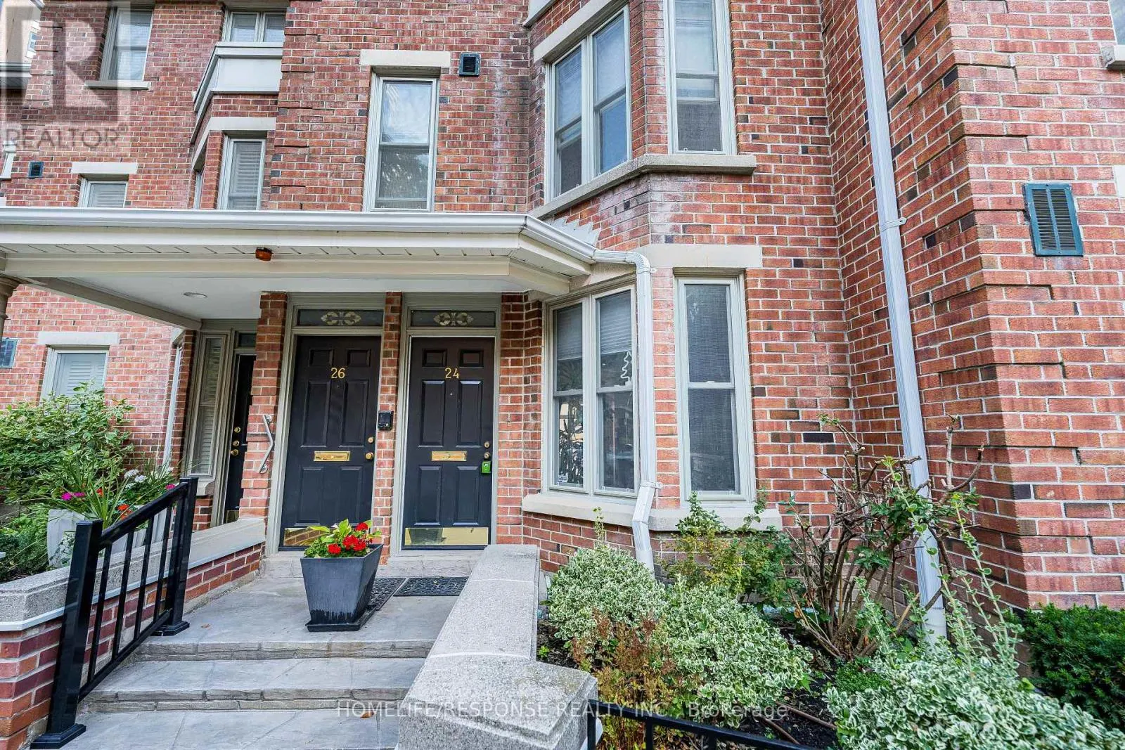 24 IRWIN AVENUE