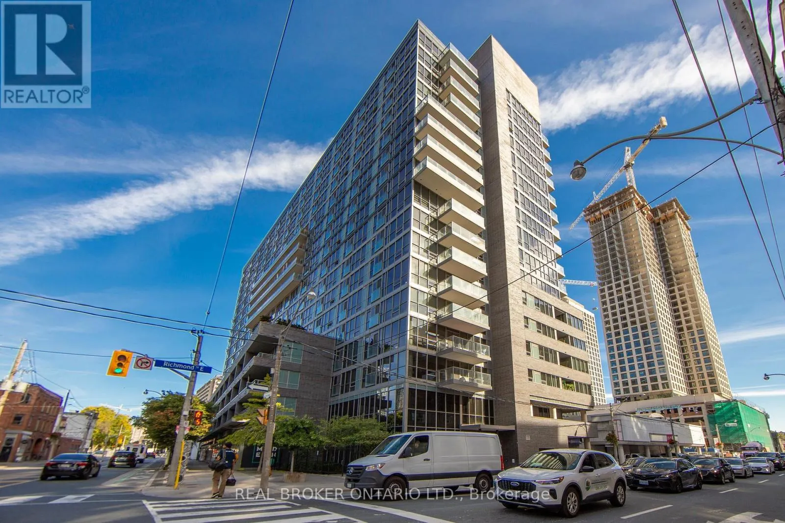 401 - 320 RICHMOND STREET E