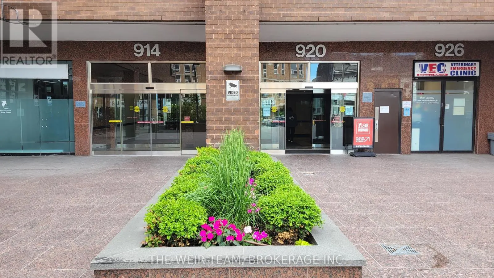 1909 - 914 YONGE STREET