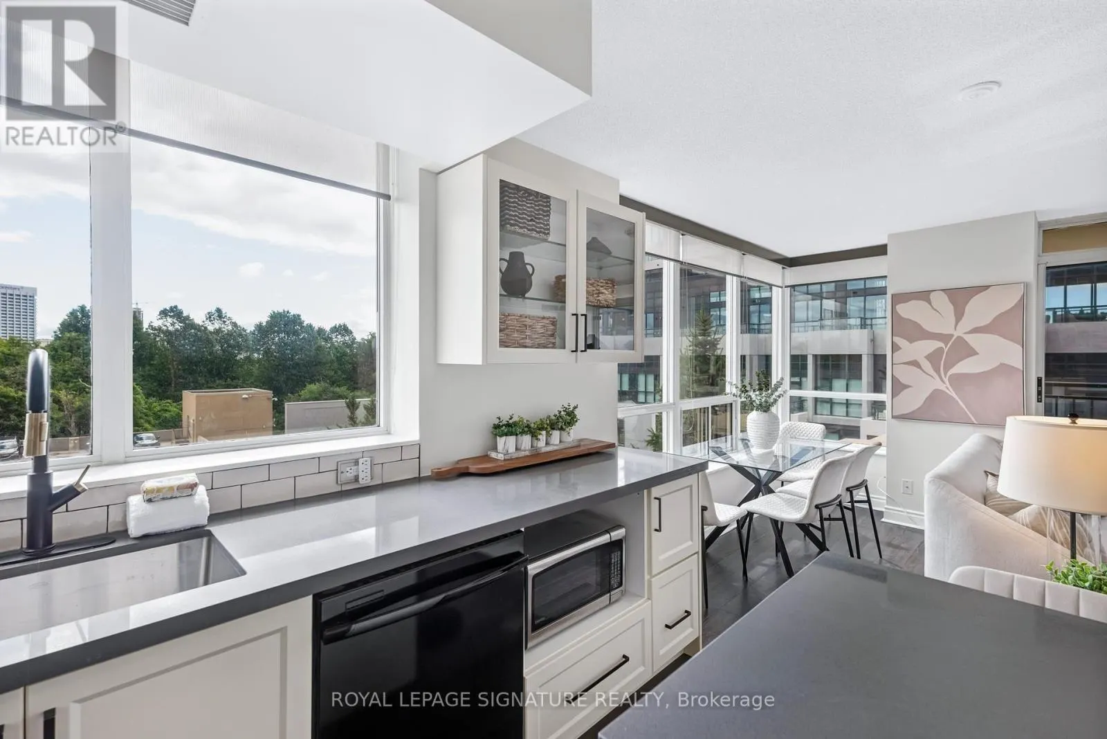 403 - 1103 LESLIE STREET