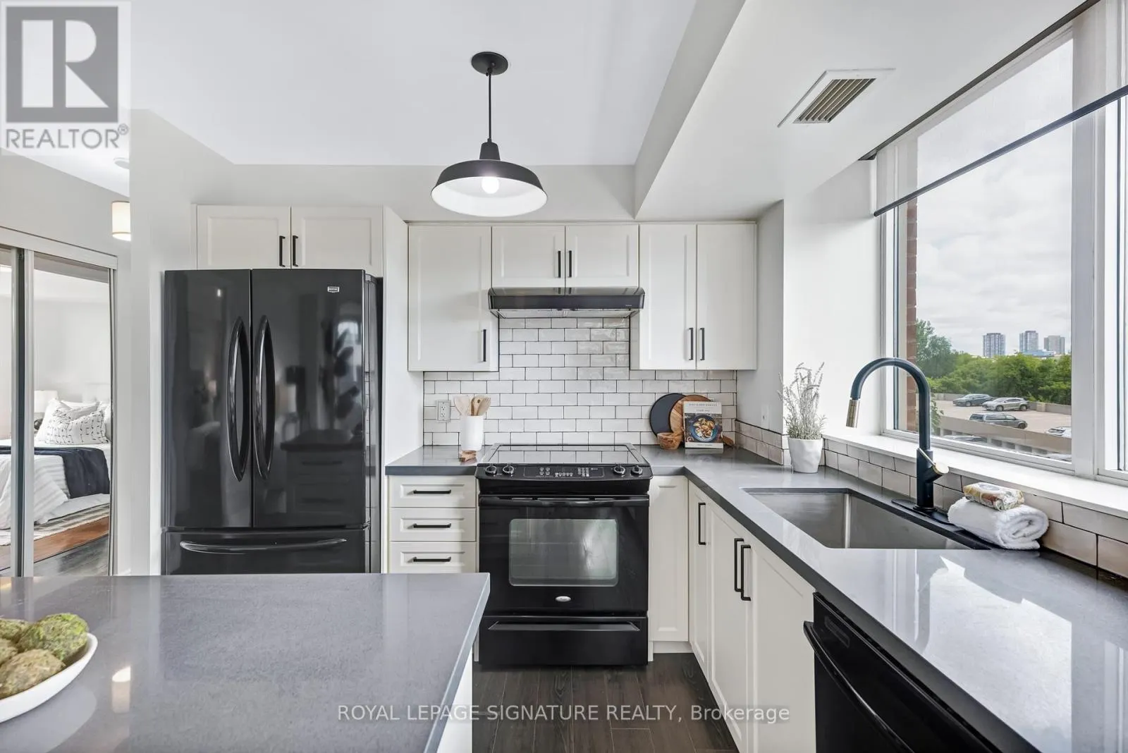 403 - 1103 LESLIE STREET