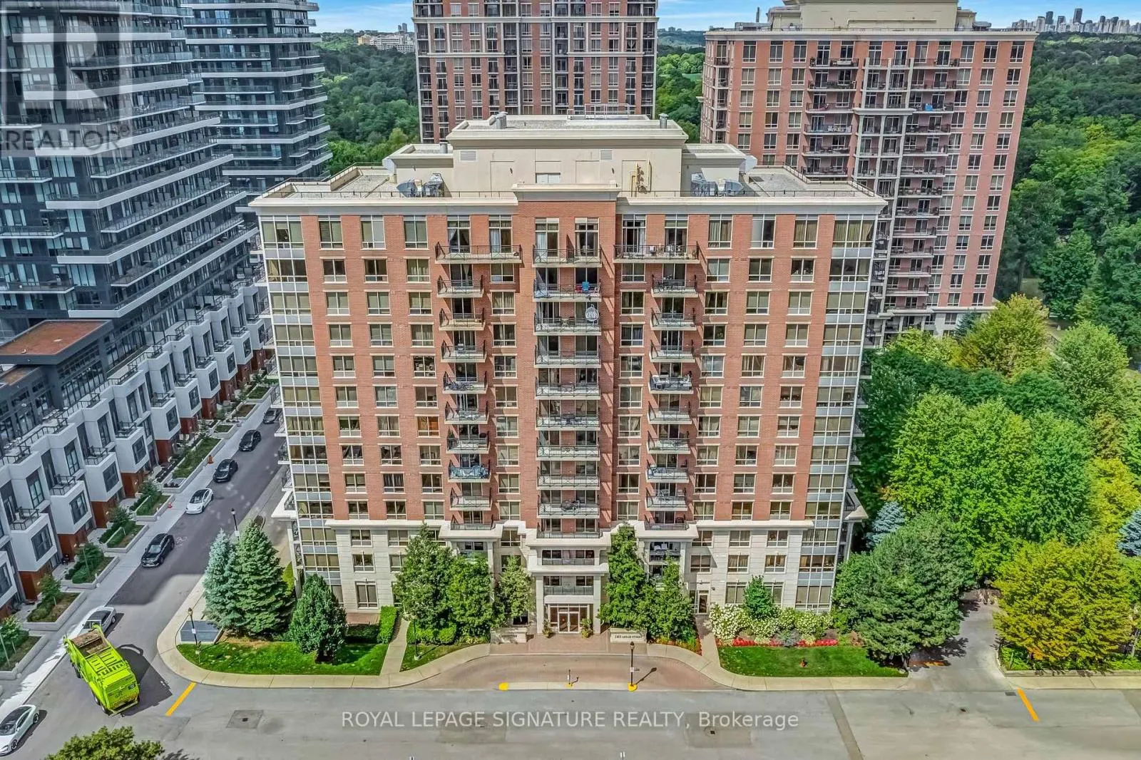403 - 1103 LESLIE STREET