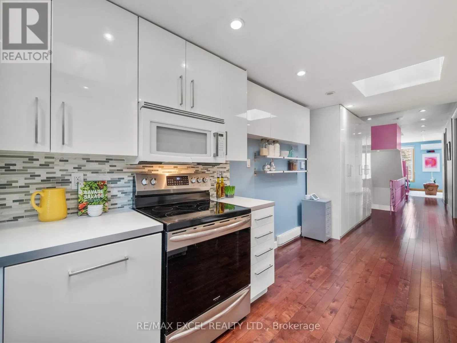 SECOND & THIRD - 137 GERRARD STREET E