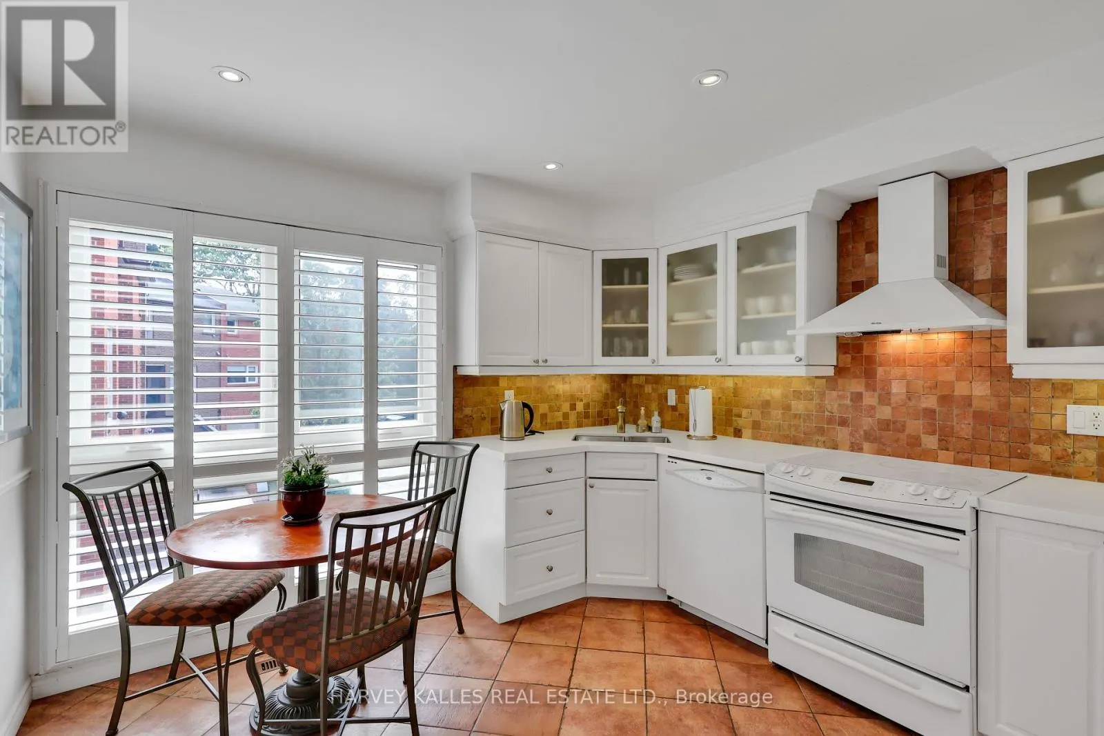 68 SYLVAN VALLEYWAY