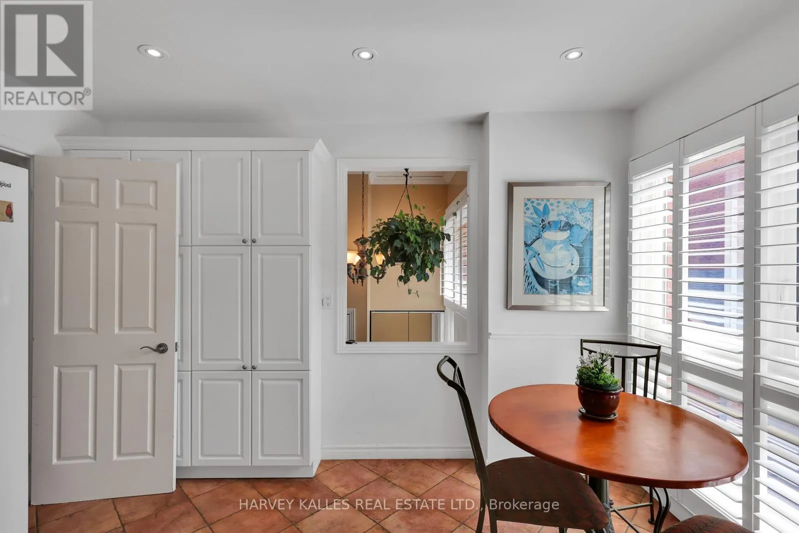 68 SYLVAN VALLEYWAY