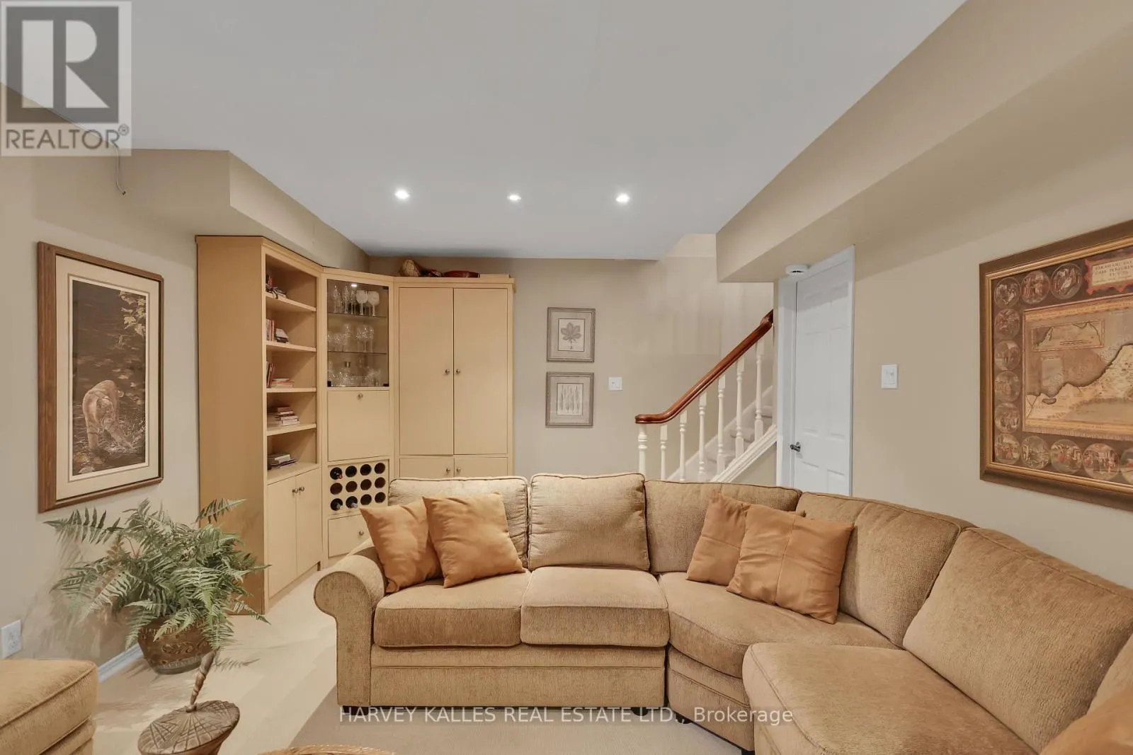 68 SYLVAN VALLEYWAY