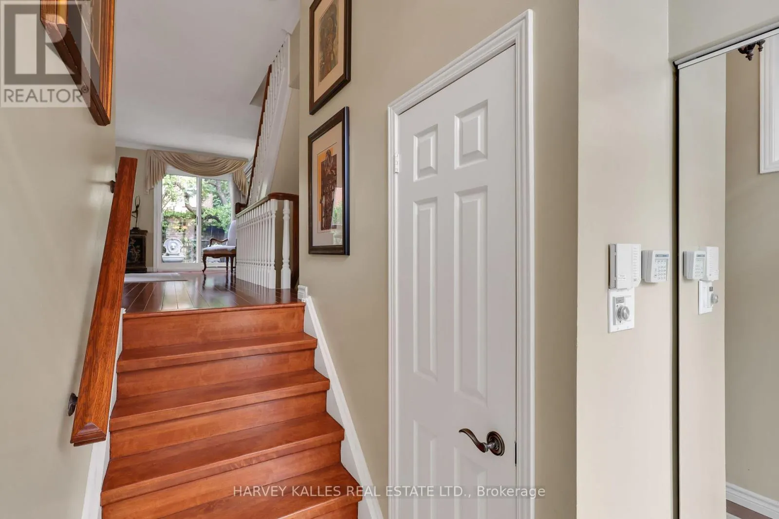 68 SYLVAN VALLEYWAY