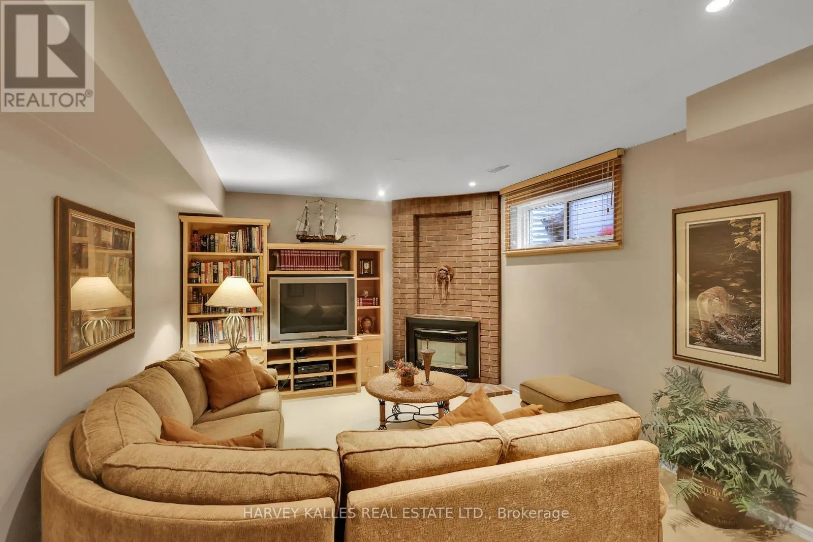 68 SYLVAN VALLEYWAY