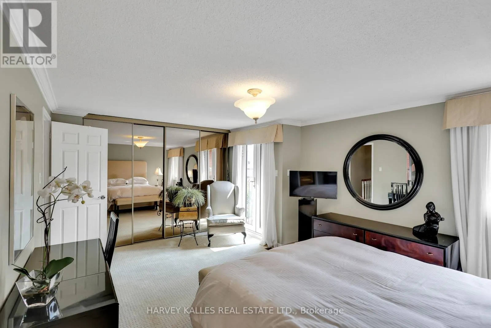 68 SYLVAN VALLEYWAY