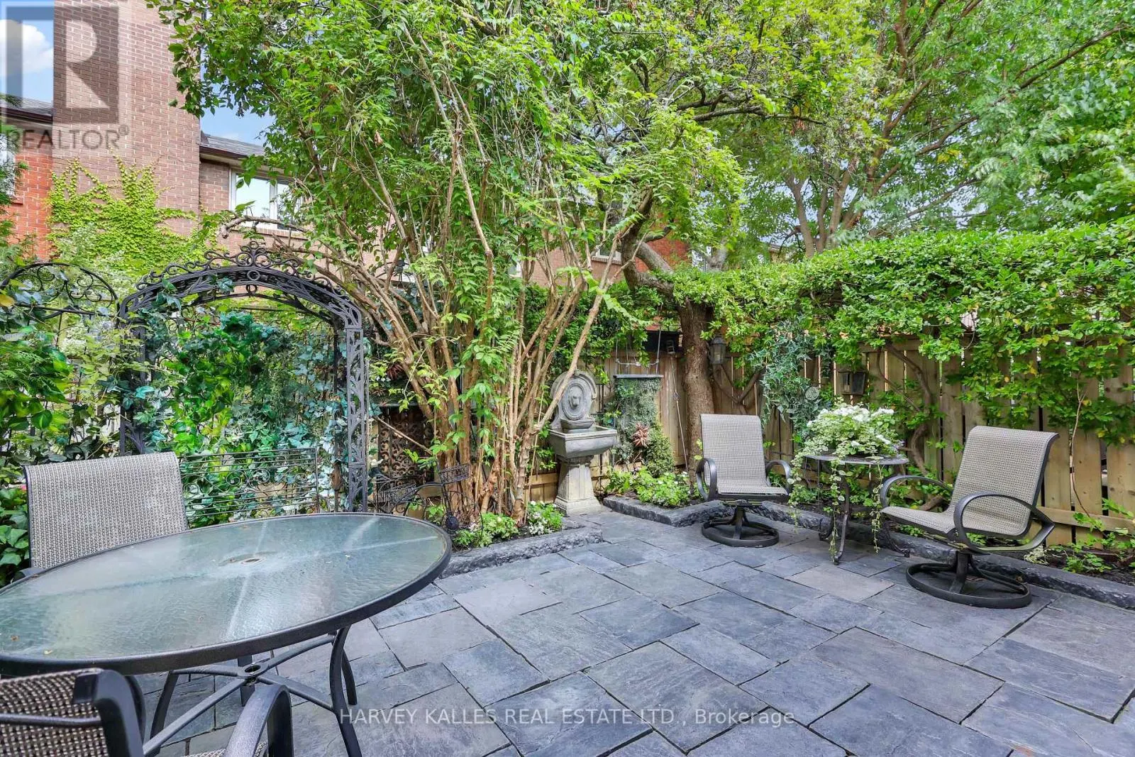 68 SYLVAN VALLEYWAY