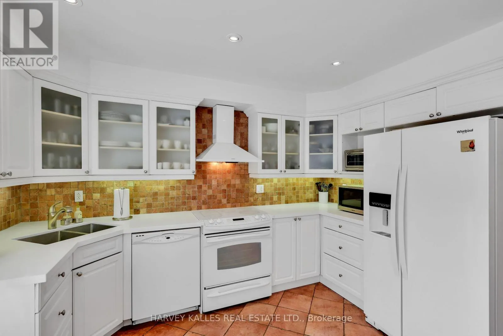 68 SYLVAN VALLEYWAY