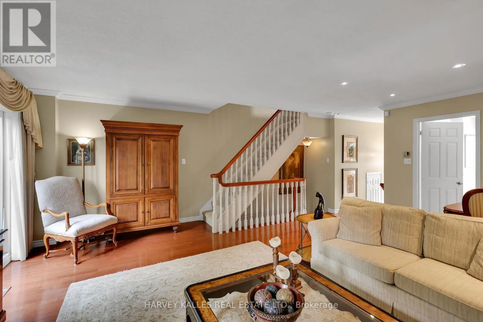 68 SYLVAN VALLEYWAY