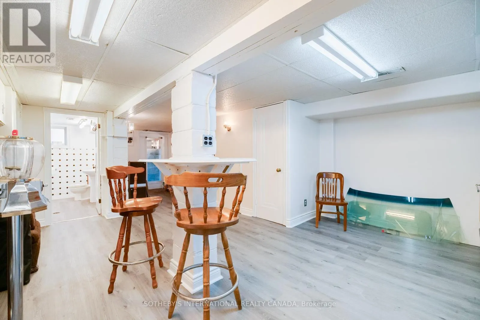 930 EGLINTON AVENUE E
