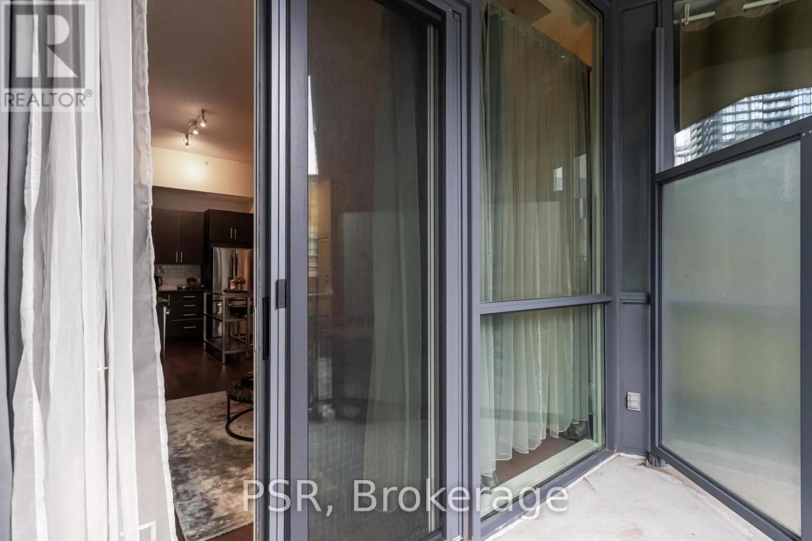 630 - 20 BRUYERES MEWS