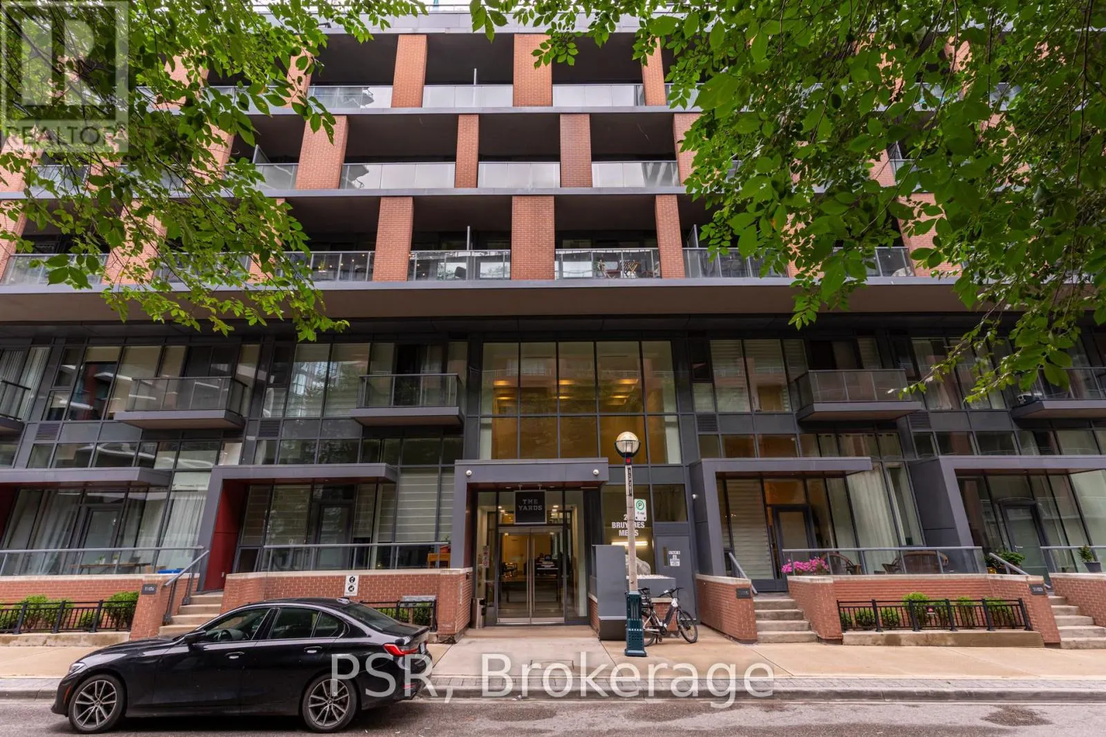 630 - 20 BRUYERES MEWS
