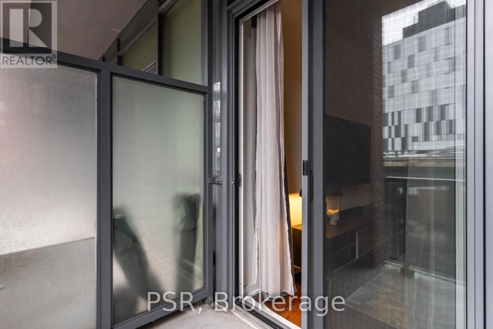 630 - 20 BRUYERES MEWS