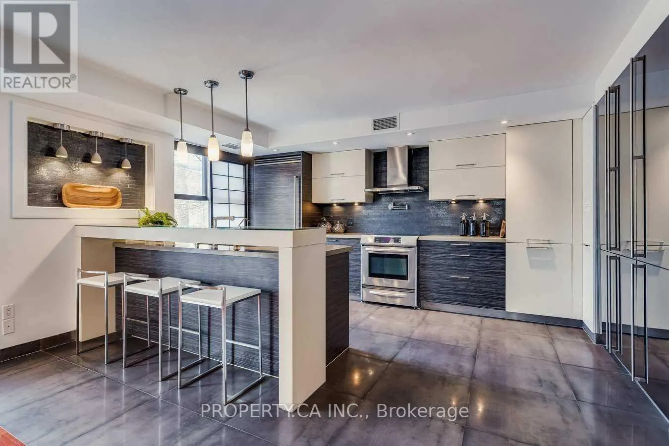 403 - 349 ST CLAIR AVENUE W