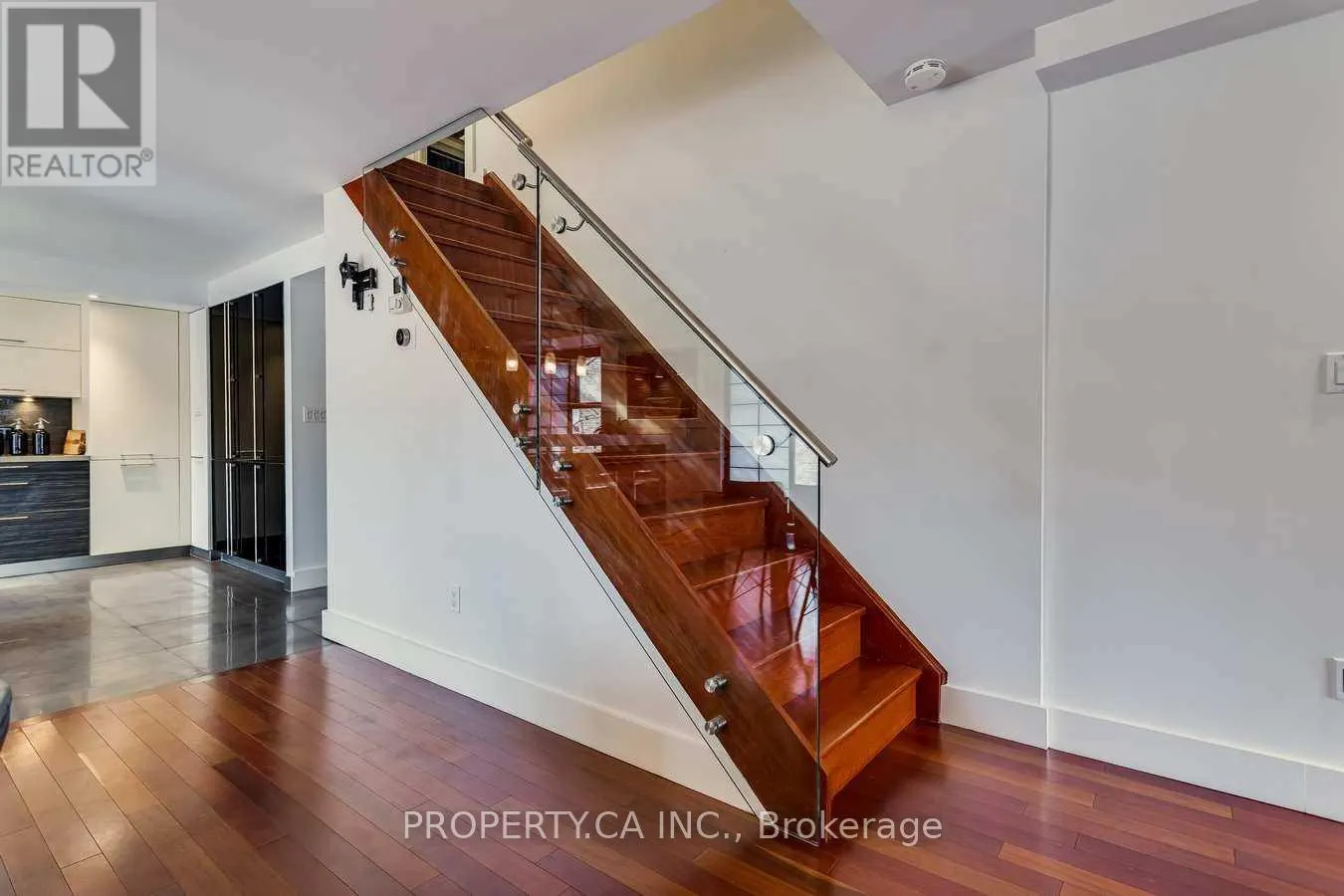 403 - 349 ST CLAIR AVENUE W
