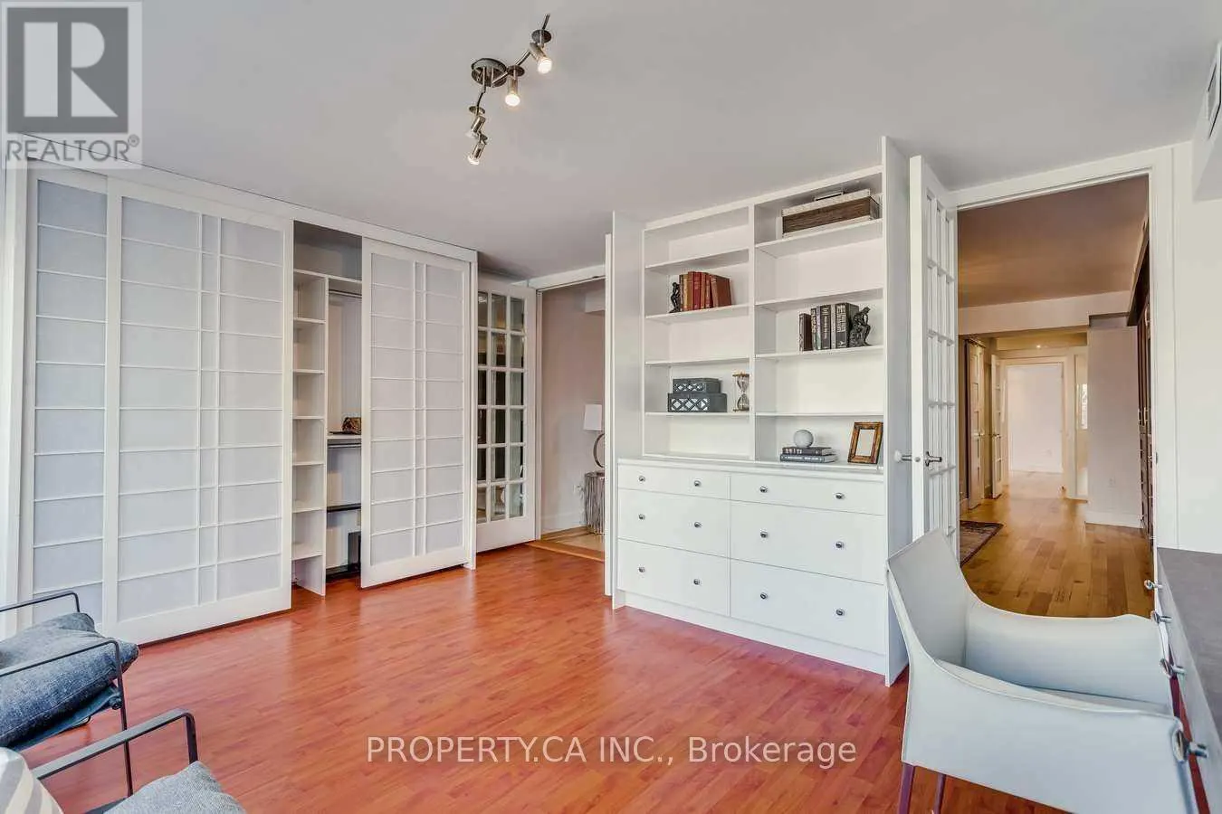 403 - 349 ST CLAIR AVENUE W