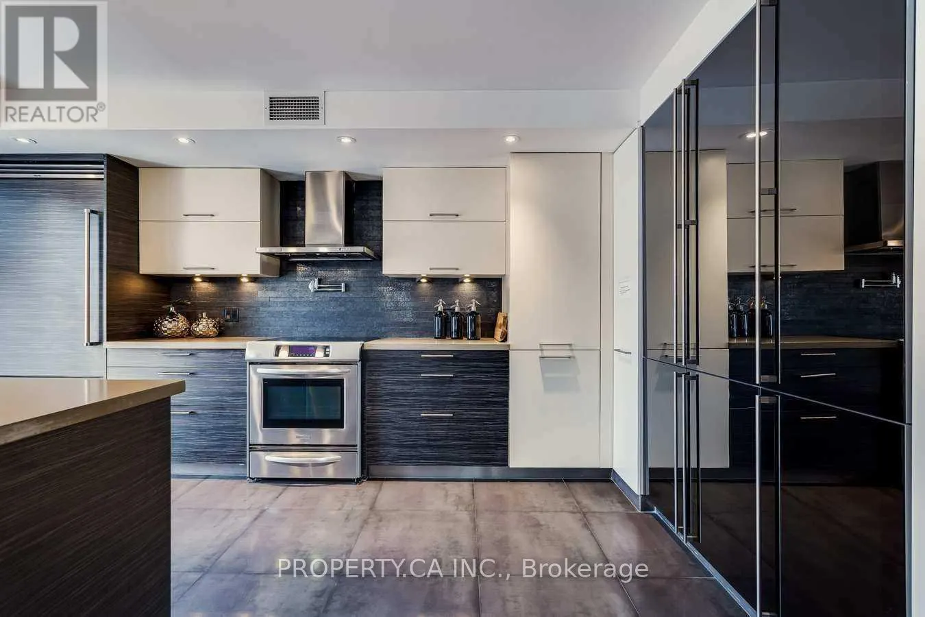 403 - 349 ST CLAIR AVENUE W