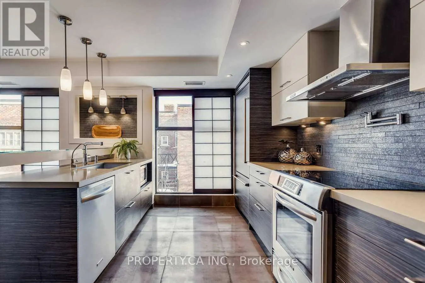 403 - 349 ST CLAIR AVENUE W