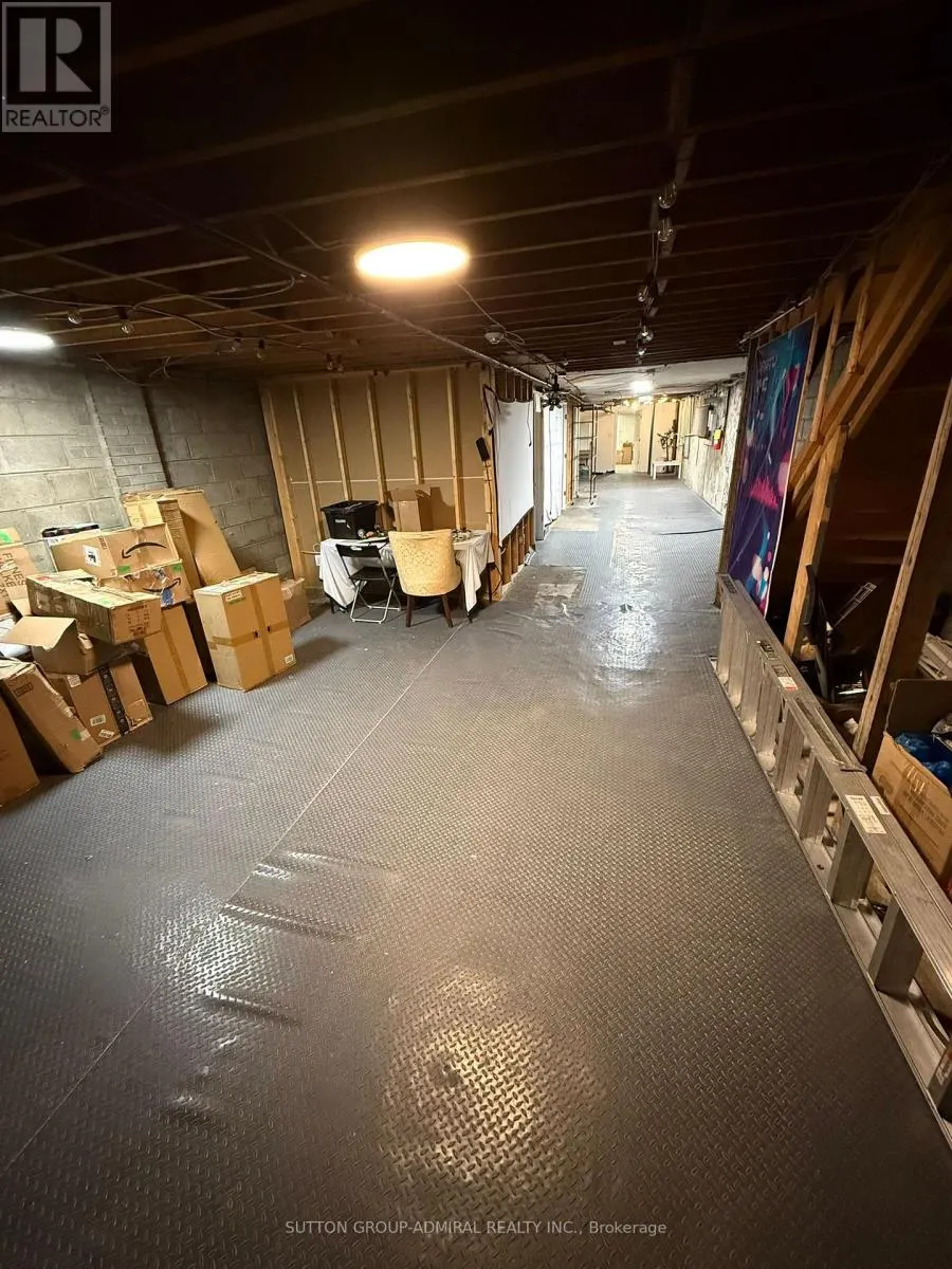 BASEMENT - 474 QUEEN STREET W