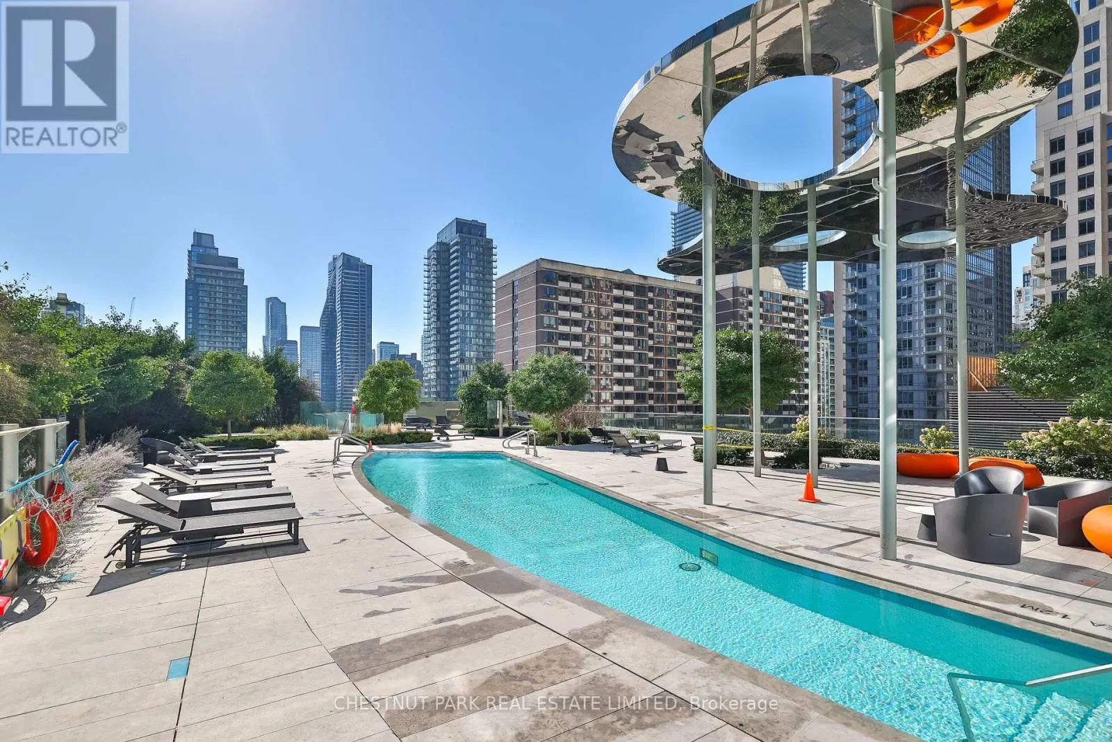 511 - 1 BLOOR STREET E