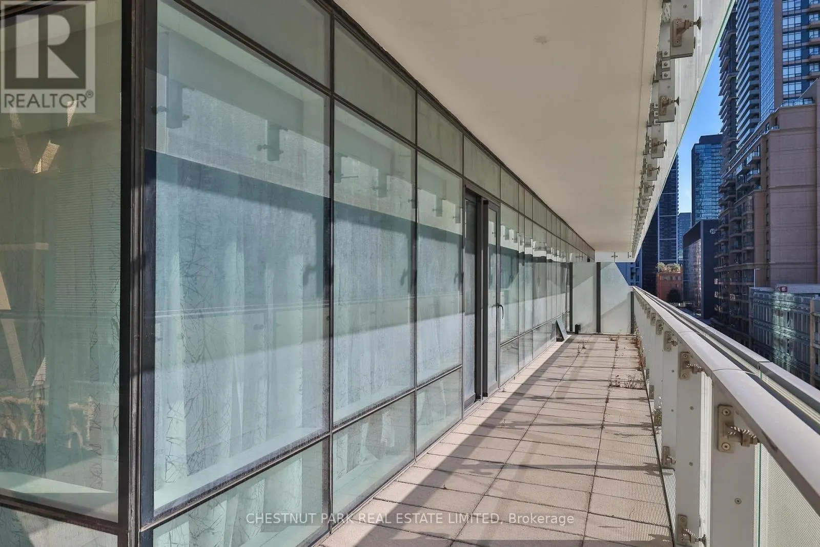 511 - 1 BLOOR STREET E