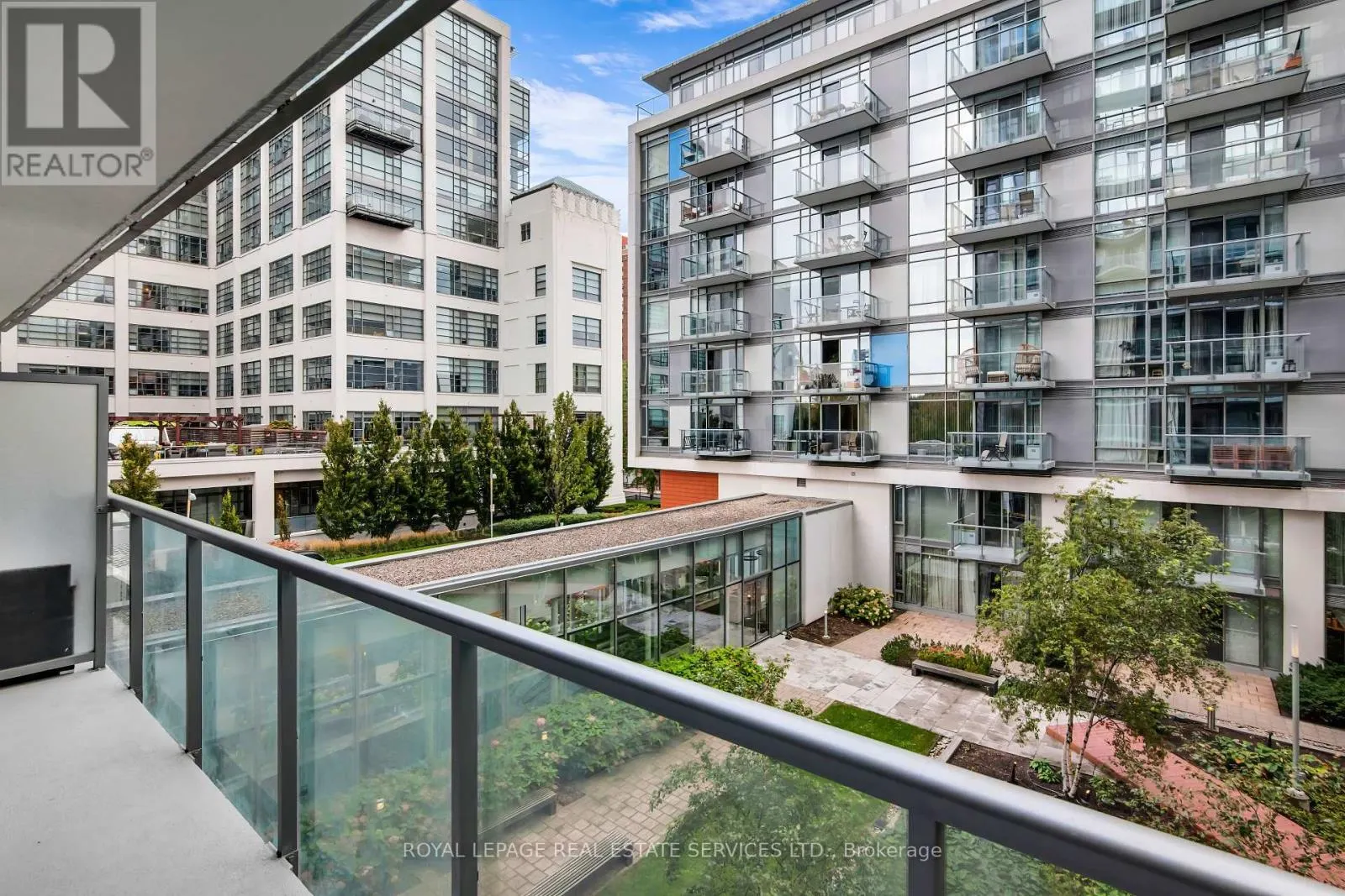330 - 90 STADIUM ROAD