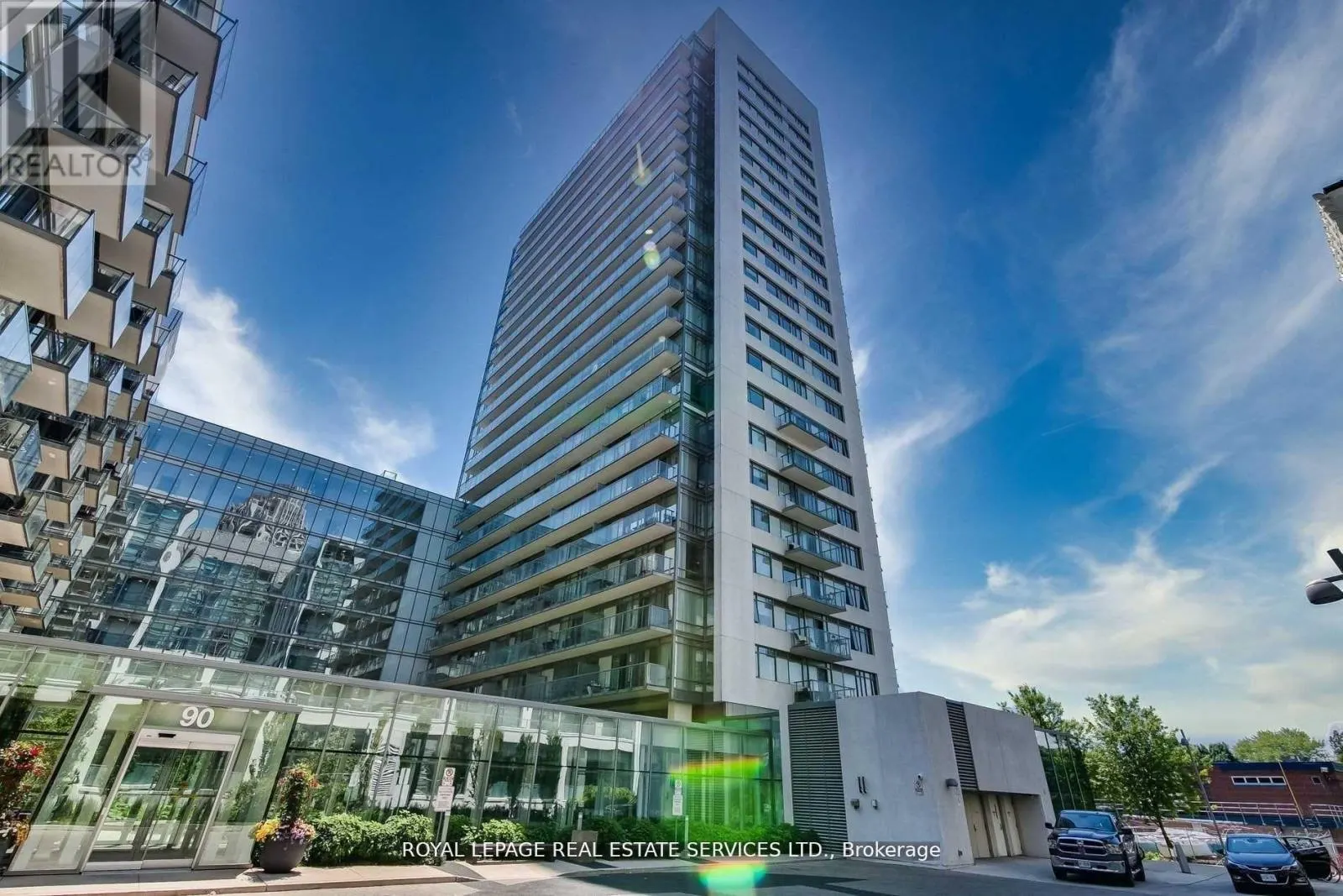 330 - 90 STADIUM ROAD
