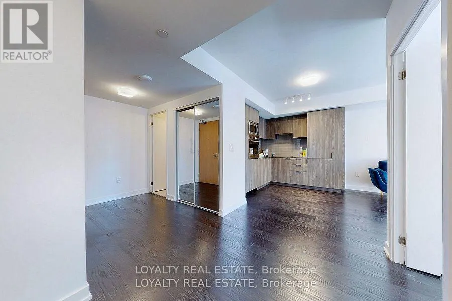 1107 - 11 WELLESLEY STREET W