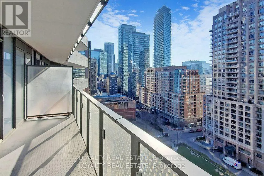 1107 - 11 WELLESLEY STREET W