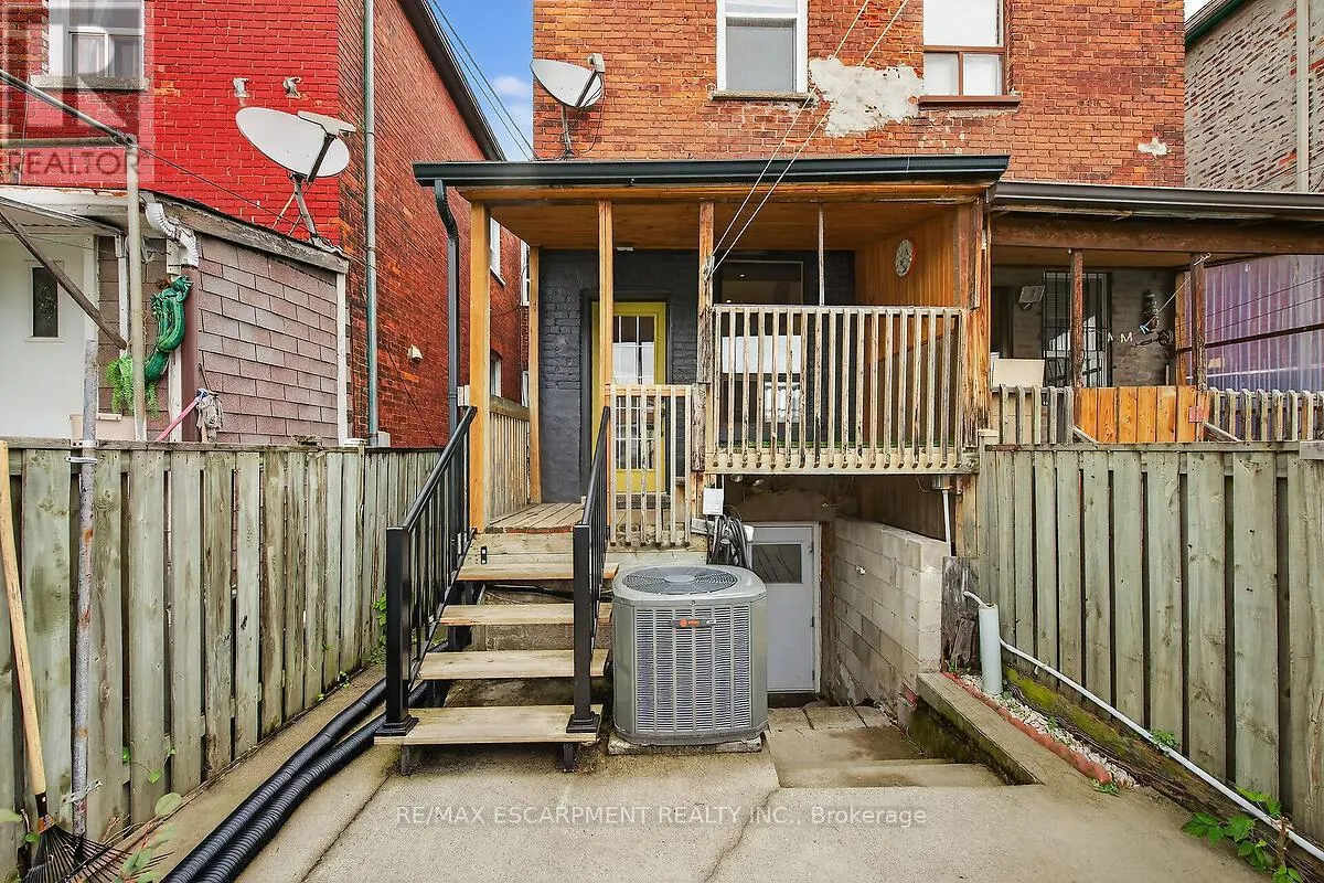 690 DUFFERIN STREET
