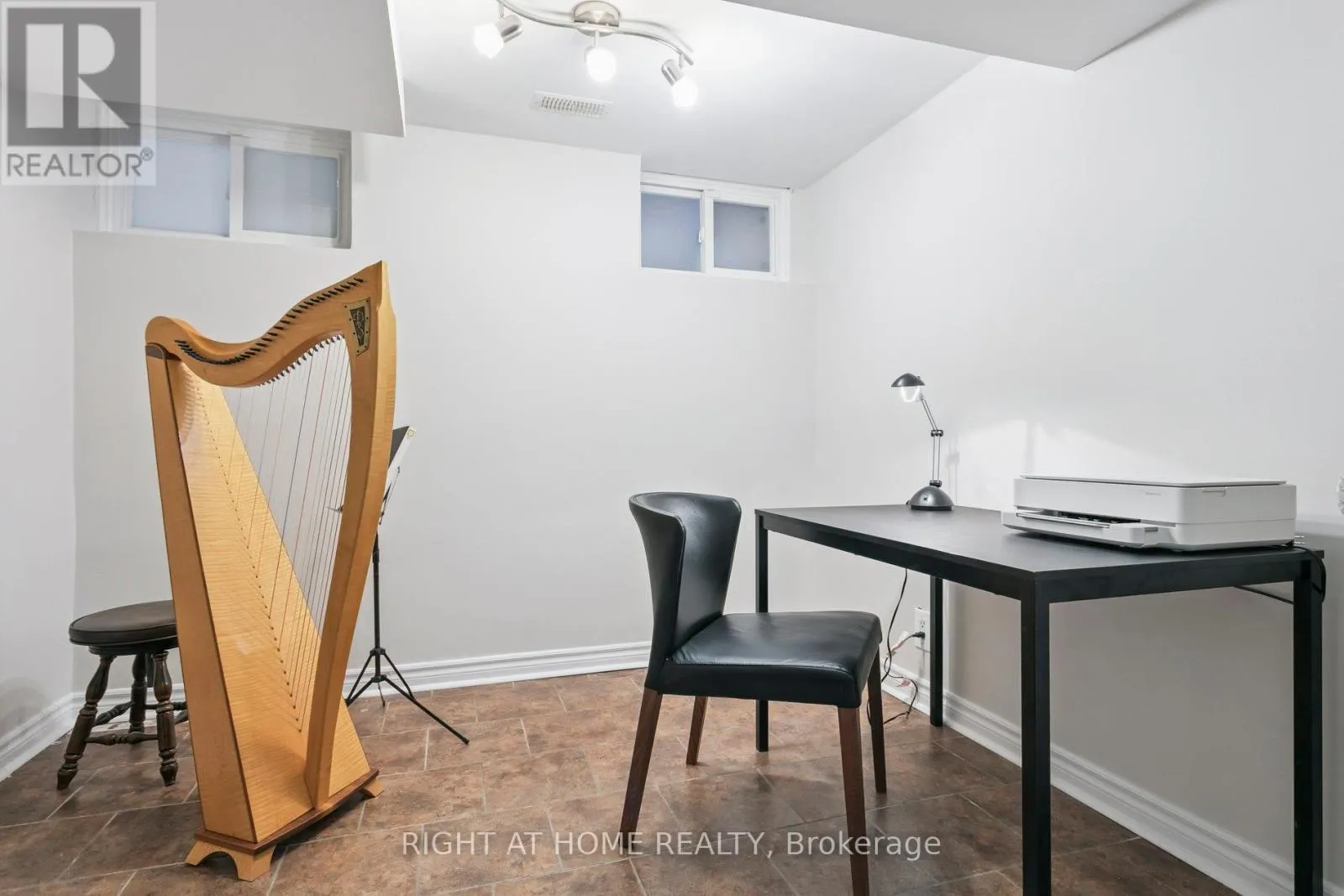 3 ROSENEATH GARDENS