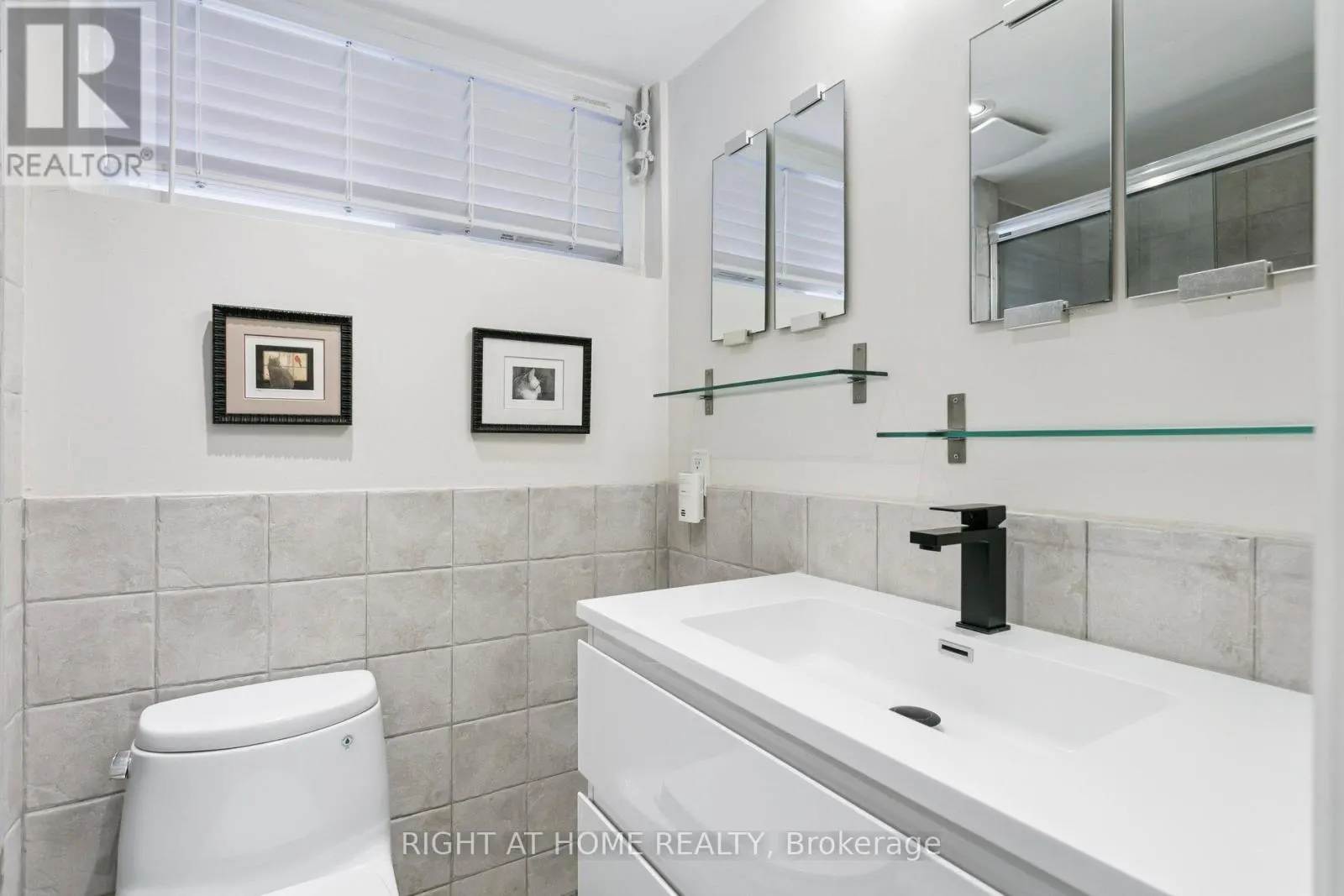 3 ROSENEATH GARDENS
