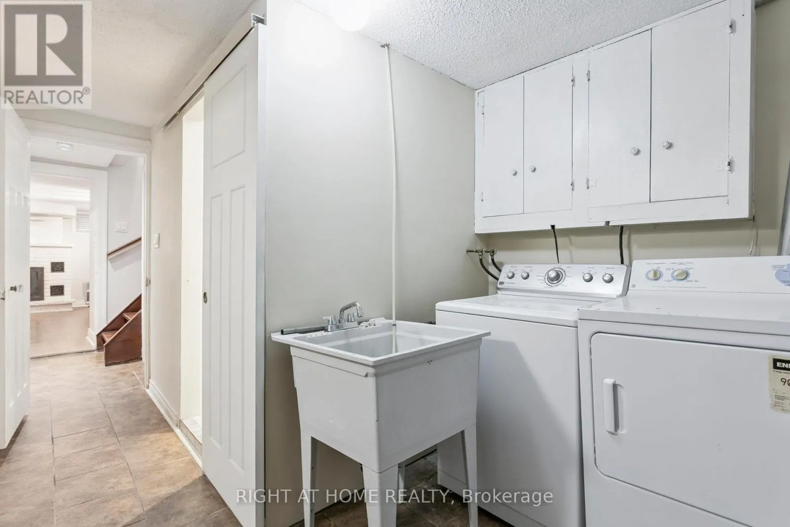 3 ROSENEATH GARDENS