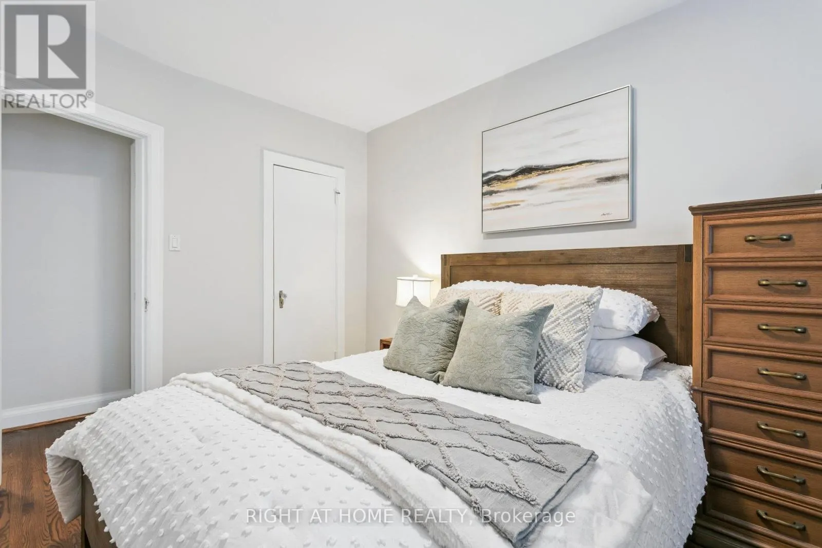 3 ROSENEATH GARDENS