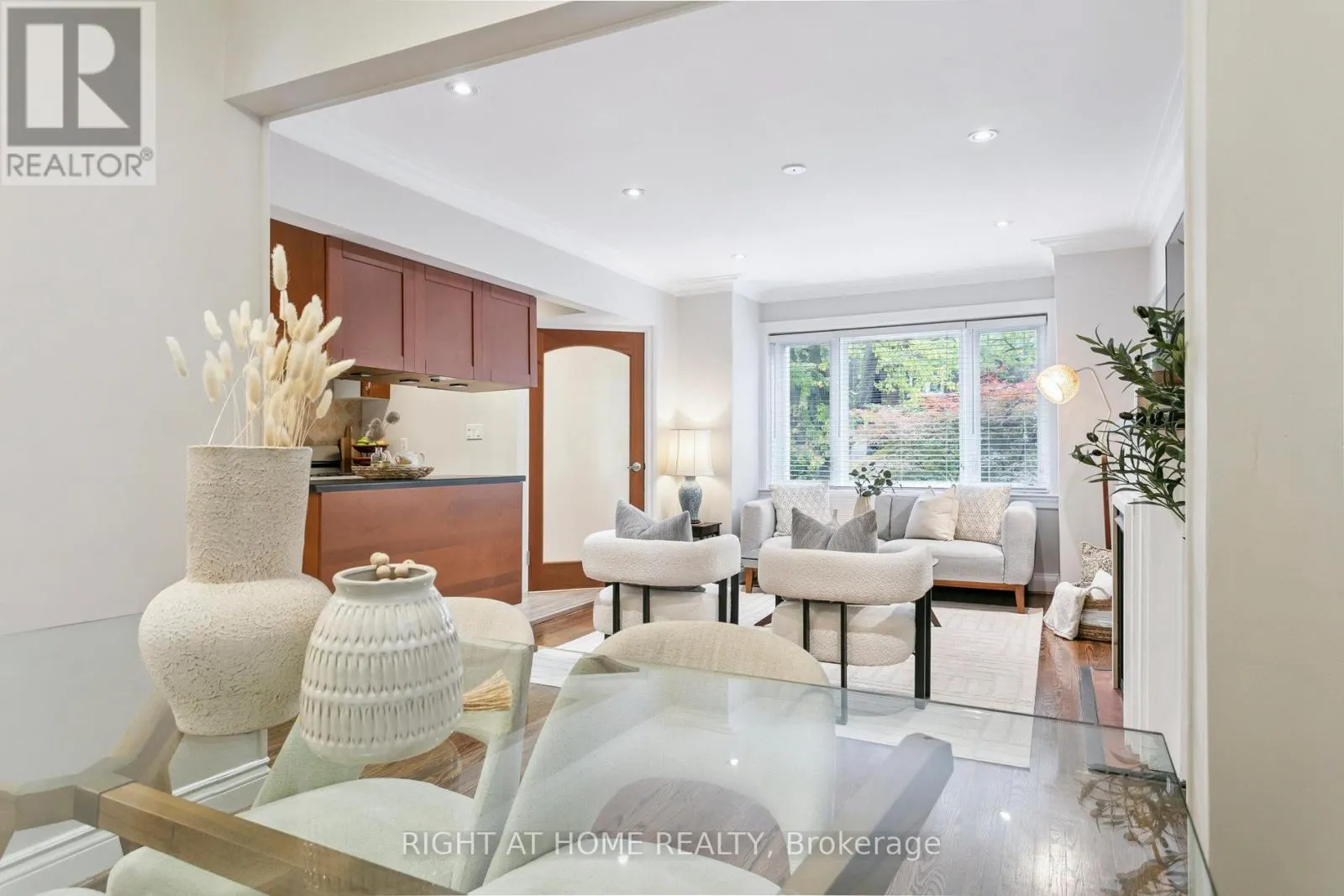 3 ROSENEATH GARDENS
